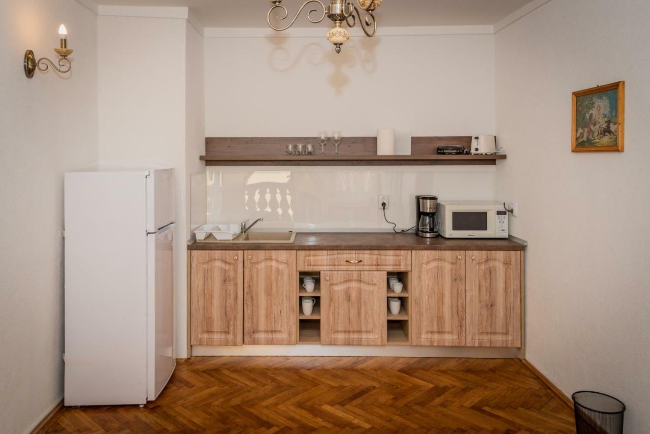 Musik Apartments Old Town Сибиу Экстерьер фото