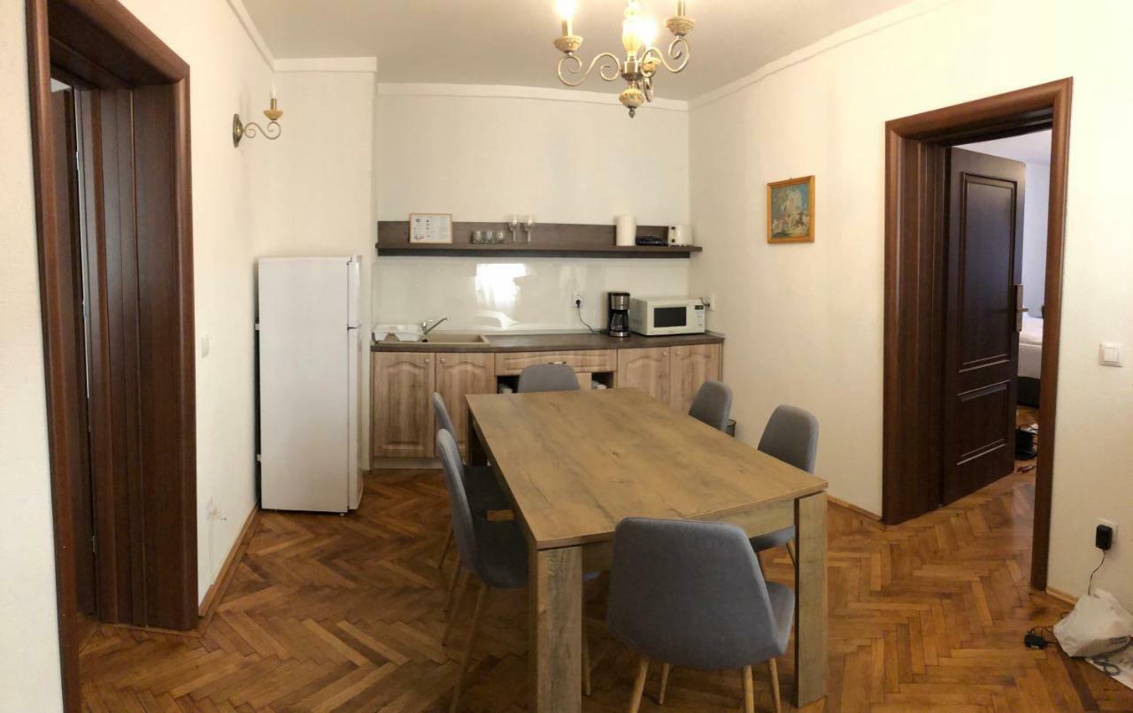 Musik Apartments Old Town Сибиу Экстерьер фото