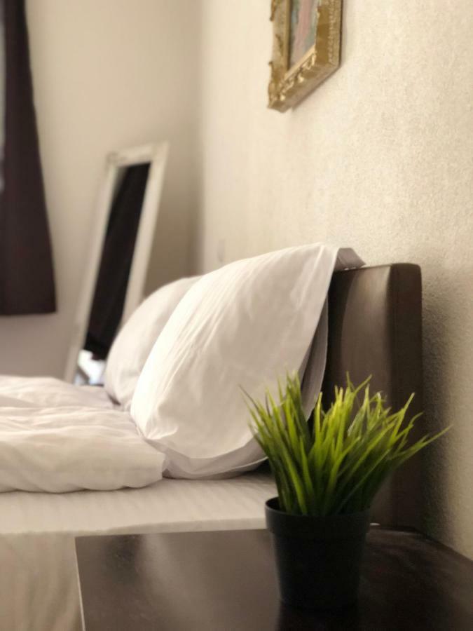 Musik Apartments Old Town Сибиу Экстерьер фото