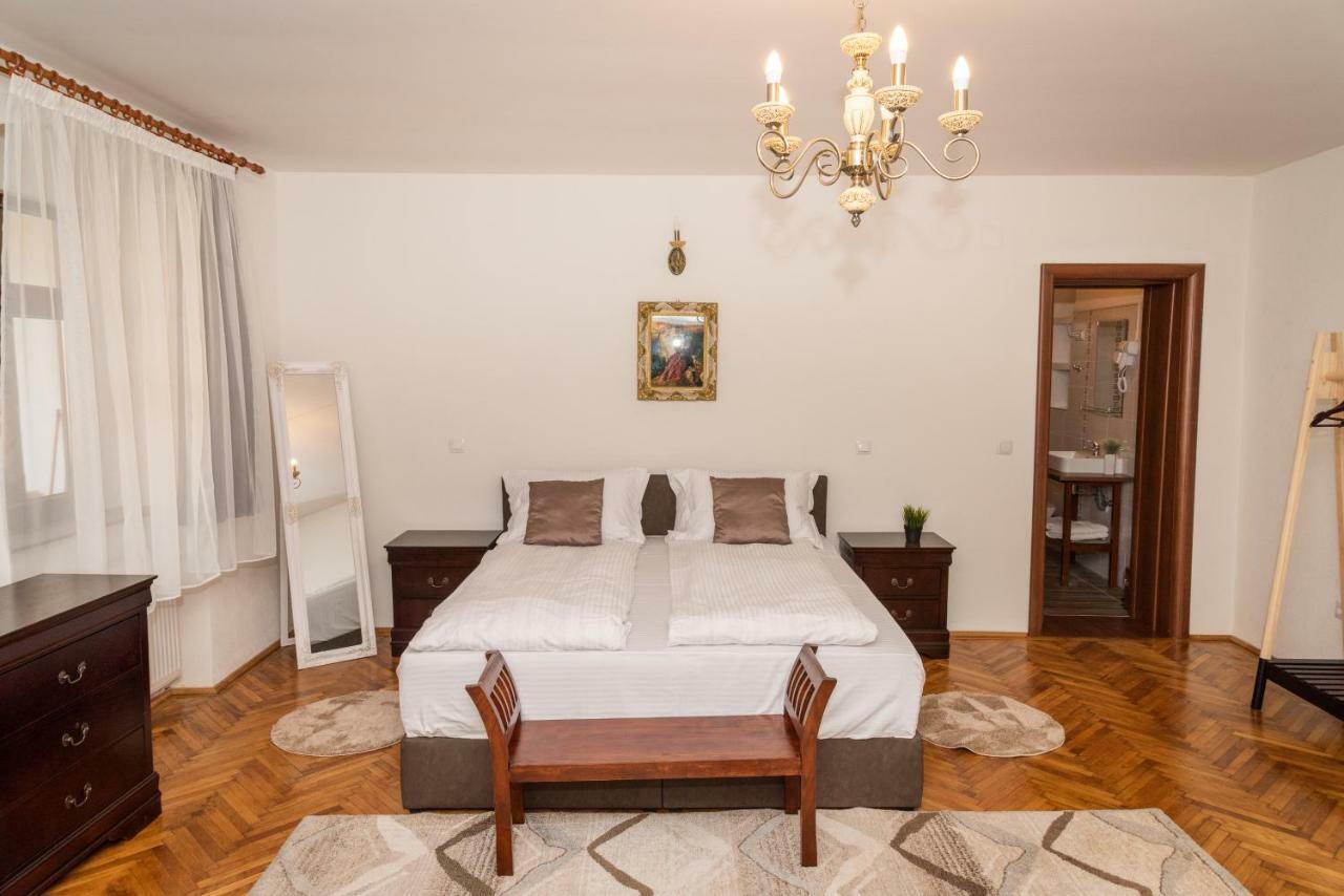 Musik Apartments Old Town Сибиу Экстерьер фото